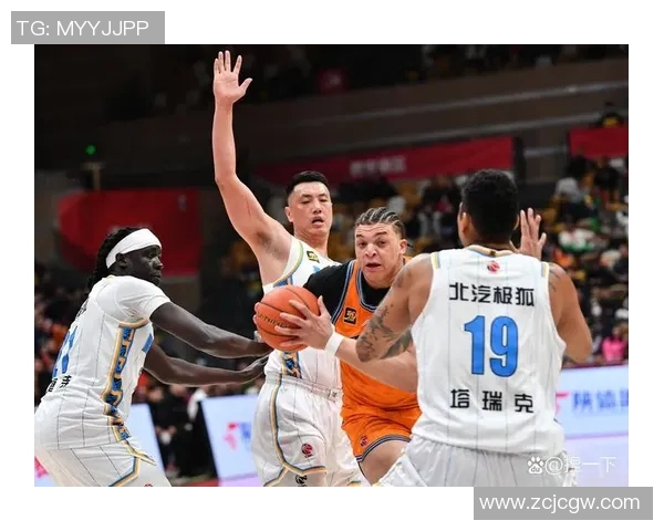 2012年CBA季后赛广东队与北京队激战回顾及精彩瞬间分析