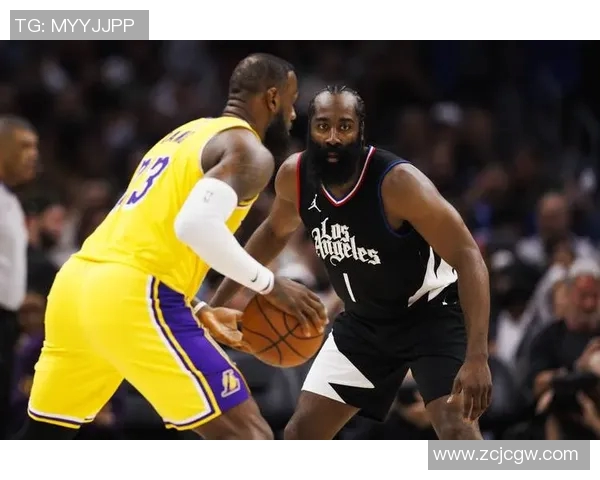 詹姆斯哈登的篮球之路与职业生涯的辉煌成就探讨