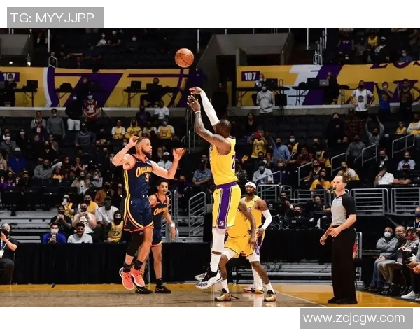 2018年10月10日湖人与勇士的激烈对决回顾与精彩瞬间分析 2018年10月10日湖人与勇士的激烈对决回顾与精彩瞬间分析