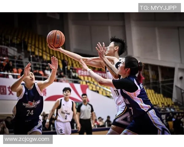 北京与上海CBA精彩对决直播视频全程回顾与分析尽在此处 北京与上海CBA精彩对决直播视频全程回顾与分析尽在此处