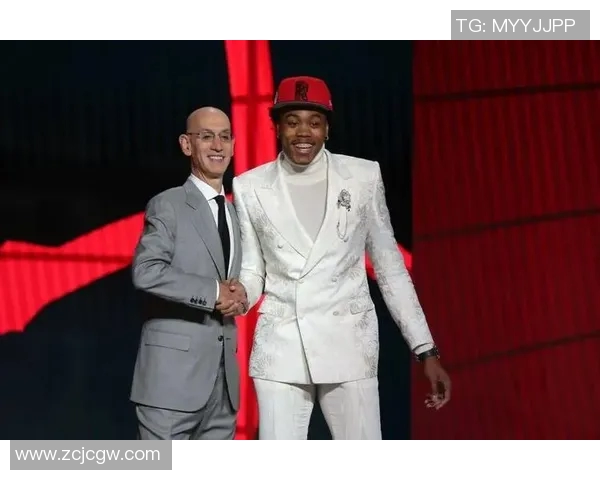 斯科蒂巴恩斯的崛起之路:从新秀到NBA明星的成长历程揭秘 斯科蒂巴恩斯的崛起之路:从新秀到NBA明星的成长历程揭秘